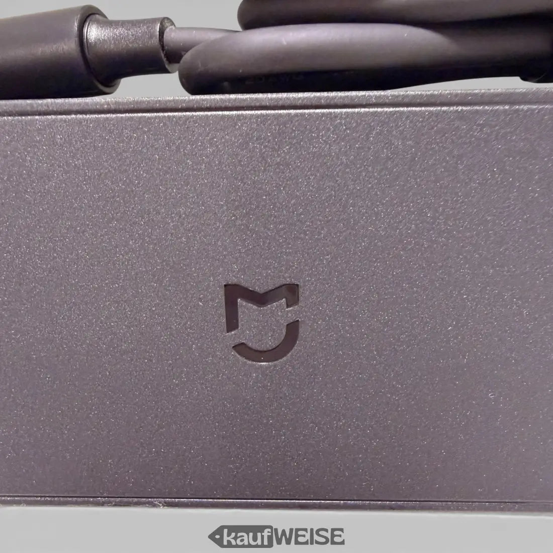 Graues texturiertes Xiaomi Mi Ladegerät 42V 1.7A für Scooter M365 Pro 2